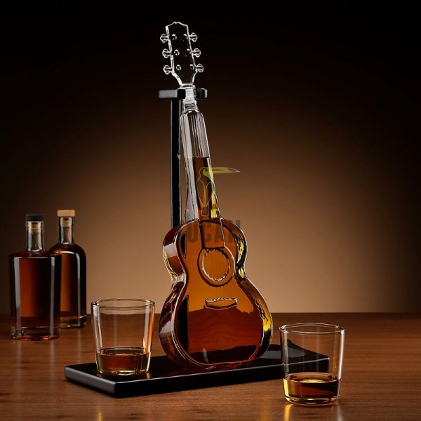 Guitar Decanter Set Καράφα & Ποτήρια “Κιθάρα” Σετ σε ξύλινη βάση 126981
